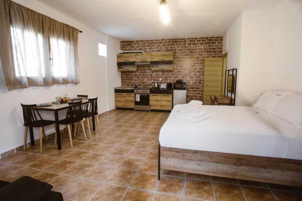 Joseph Village Apartments Foúrka Eksteriør bilde